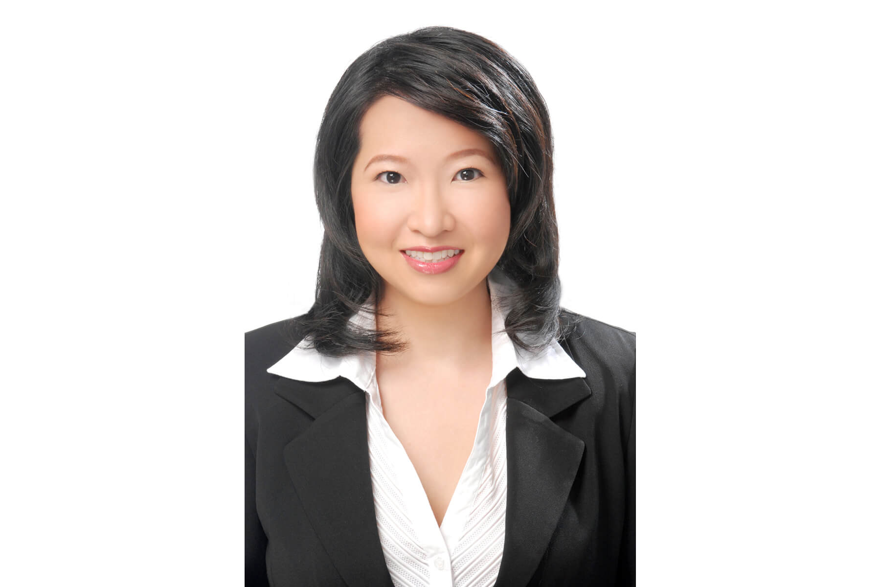 T32Dental-Dentists-DrLeeTongLynn-1800px-001 Dr Lee TongL ynn