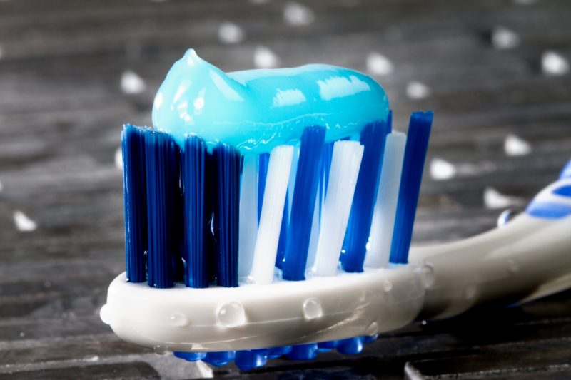 Glowing fluoride toothpaste